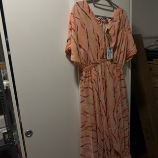 Vestido estampado naranja y rosa