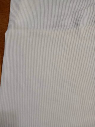 Camiseta de canalé color crudo
