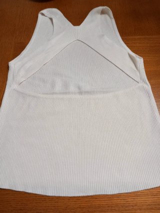 Camiseta de canalé color crudo