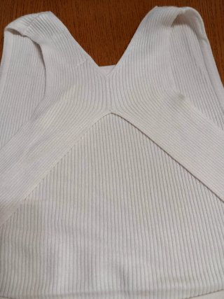 Camiseta de canalé color crudo