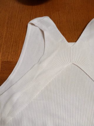 Camiseta de canalé color crudo
