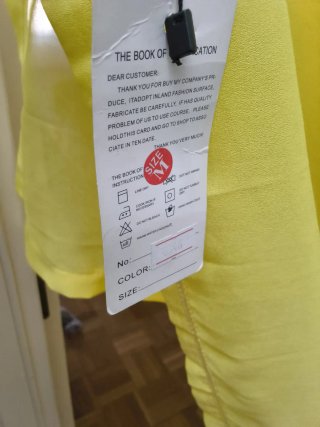 Vestido largo amarillo de encaje