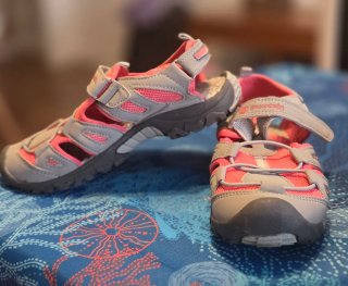 Sandalias Mountain Niña Gris y Rosa