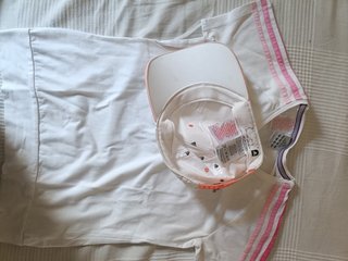 Conjunto Adidas Camiseta y Gorra Blanco/Rosa