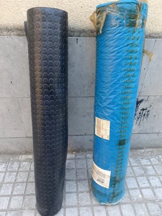 Rollo y pieza de Caucho 120cm Ancho Círculos