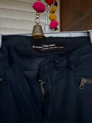 Pantalón pitillo Stradivarius Talla 34