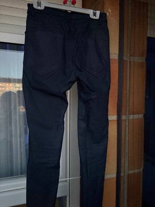 Pantalón pitillo Stradivarius Talla 34