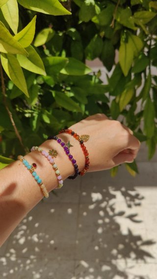 Pulsera minerales inspirada en Acotar