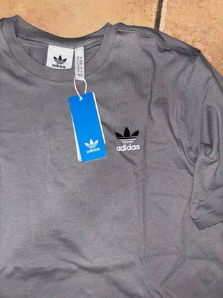 Conjunto Reebok / Camiseta Adidas Originals