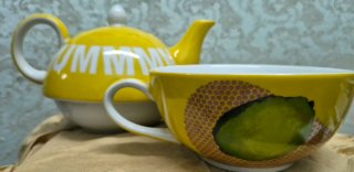 Tetera y Taza Cerámica Amarilla Fruta
