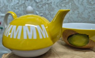 Tetera y Taza Cerámica Amarilla Fruta