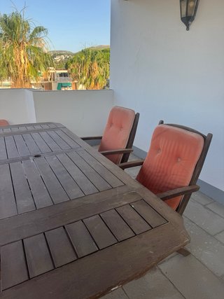 Mesa de teca 2,40 x 90 4 silas y cojines de regalo