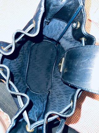 Bolso bombonera Yves Saint Laurent negro