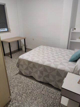 Alquilo piso por habitaciones para estudiantes