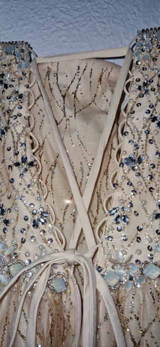 Vestido de 15 años dorado y plateado