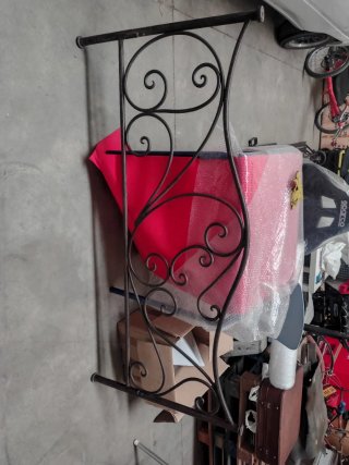 Cabecero de forja negro y rojo
