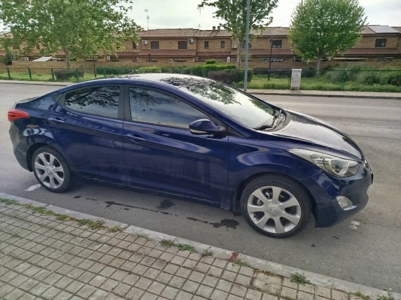 Hyundai Elantra 2012 - foto 1