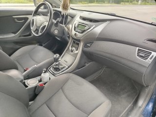 Hyundai Elantra 2012