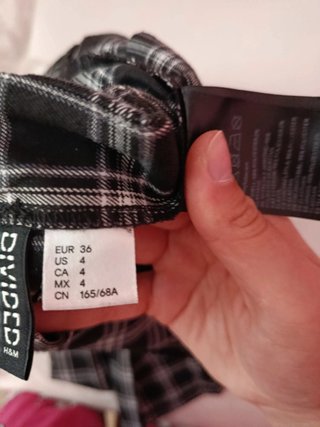 Falda cuadros negra marca Divided talla 36