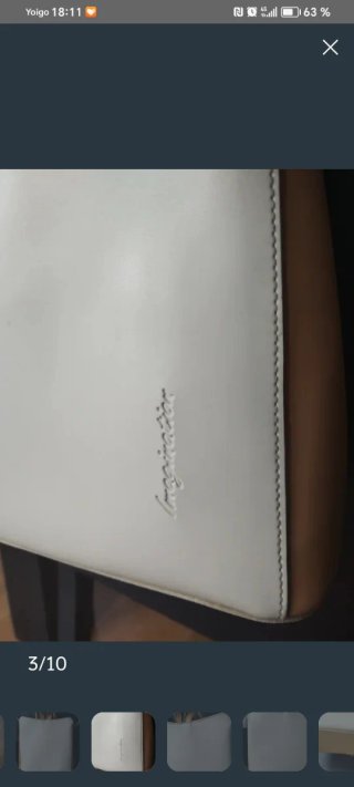 Mochila de cuero blanco y marrón