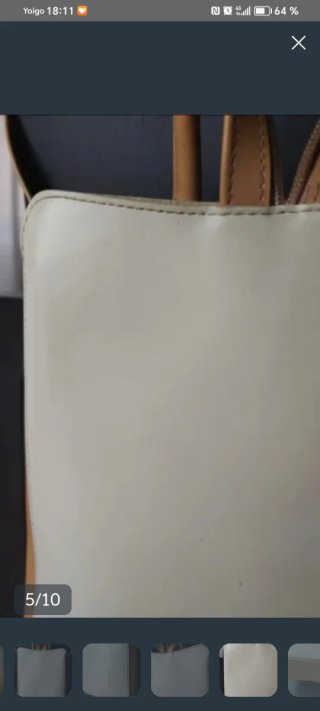 Mochila de cuero blanco y marrón