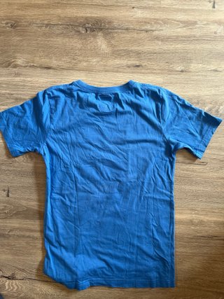 Camiseta Levi's Azul y Roja