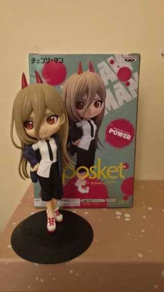 Figura Q Posket Chainsaw Man Power
