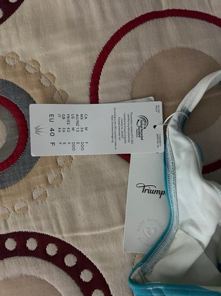 Bikini Triumph Talla 40F Nuevo con etiquetas