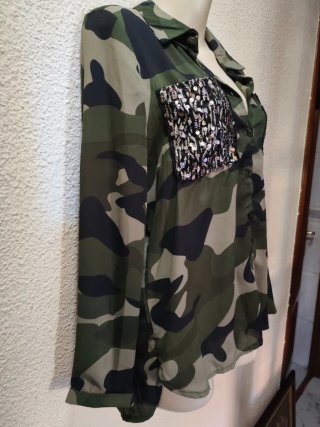 Camisa militar con lentejuelas