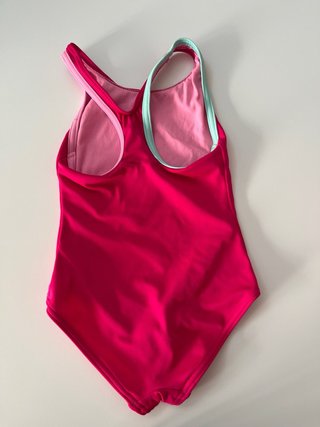 Bañador y chanclas niña fucsia
