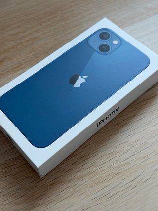 iPhone 13 Azul 128 GB | Caja + cable + 2 fundas