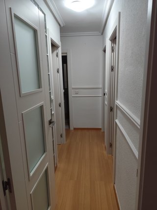 Puerta lacada blanca moderna. Urge venta