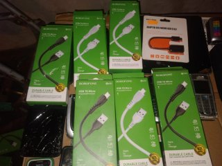 Lote de móviles y accesorios