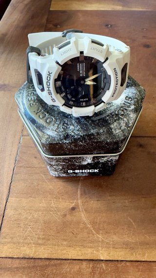 Reloj Casio G-Shock Steptracker Blanco