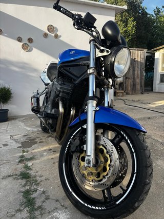 Suzuki Bandit 600 Naked Azul y Blanca