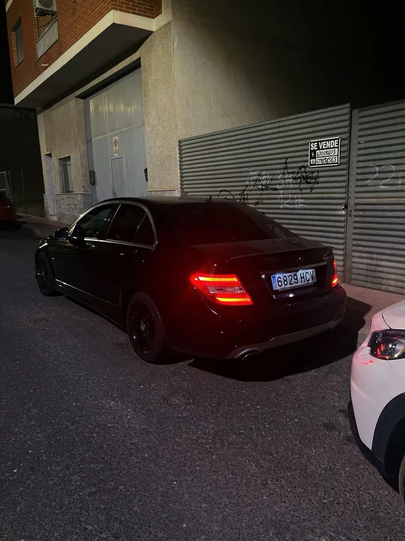 Mercedes-Benz Clase C AMG 2011 - foto 1