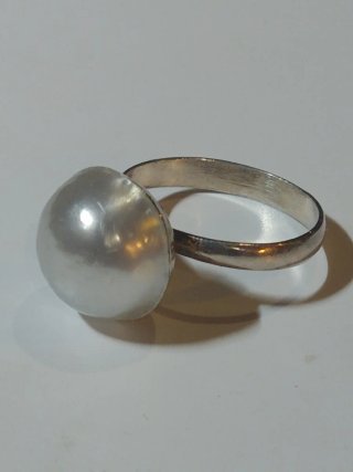 Antiguo anillo de plata con perla