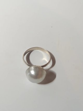 Antiguo anillo de plata con perla