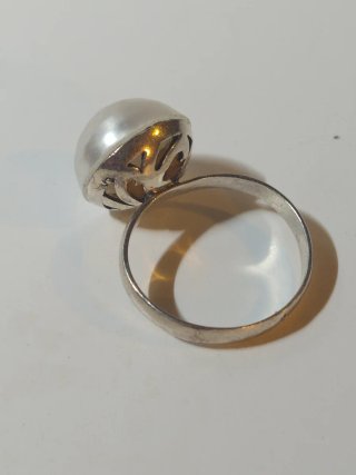 Antiguo anillo de plata con perla