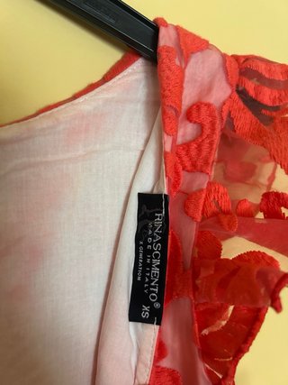 Vestido rosa y rojo con encaje