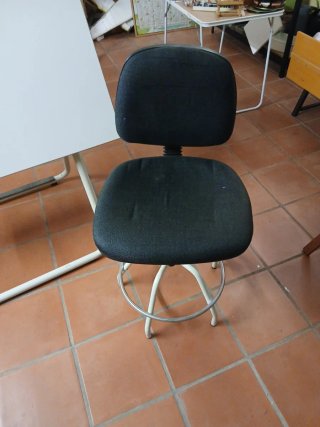 Mesa Dibujo Técnico y Silla Giratoria