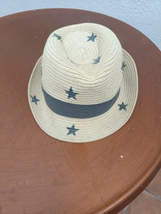 Gorra de paja infantil con estrellas