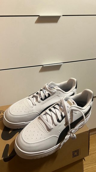 Zapatillas Puma Blancas y Negras Talla 45