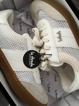 Zapatillas La Strada Blancas y Marrones