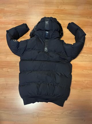 Chaqueta Negra con Capucha | Como Nueva | Talla XS