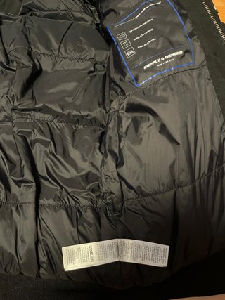 Chaqueta Negra con Capucha | Como Nueva | Talla XS