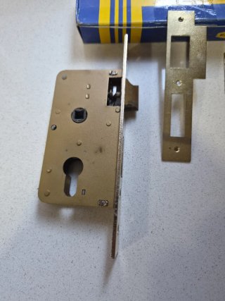 Cerradura Ezcurra para puerta