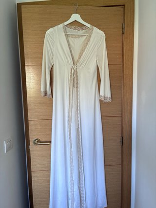 Conjunto camisón y bata encaje