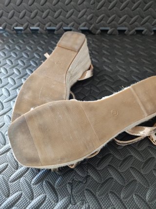 Sandalias cuña doradas talla 40