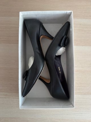 Zapatos de cuero negros